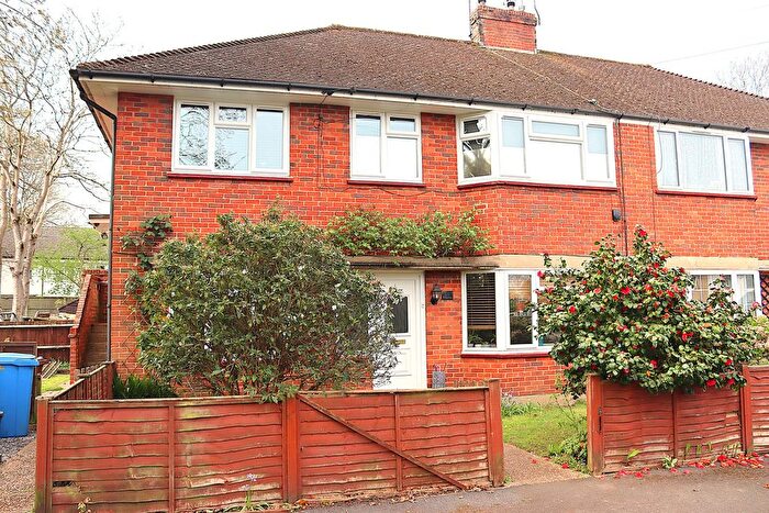 2 Bedroom Maisonette For Sale In Birchett Road, Farnborough, GU14