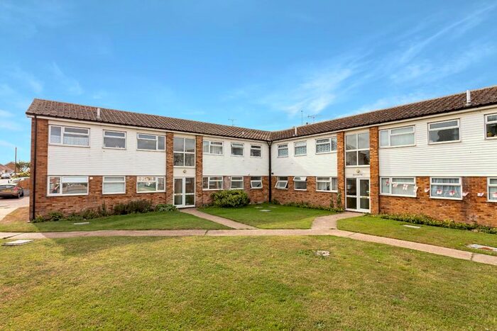 2 Bedroom Flat To Rent In Boscombe Court, Frinton Road, Holland-On-Sea, Clacton-On-Sea, CO15