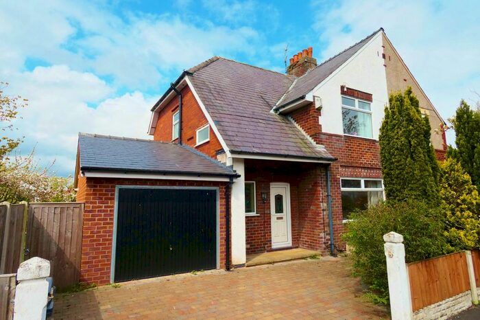 3 Bedroom Semi-Detached House To Rent In Priory Lane, Penwortham, Preston, PR1