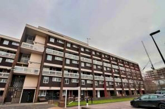 3 Bedroom Flat To Rent In Ramsey Street, Bethnal Green, London, E2