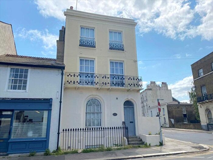 Studio To Rent In The Terrace, Gravesend, DA12