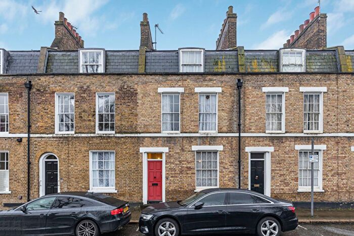 4 Bedroom Terraced House For Sale In York Square, Limehouse, E14