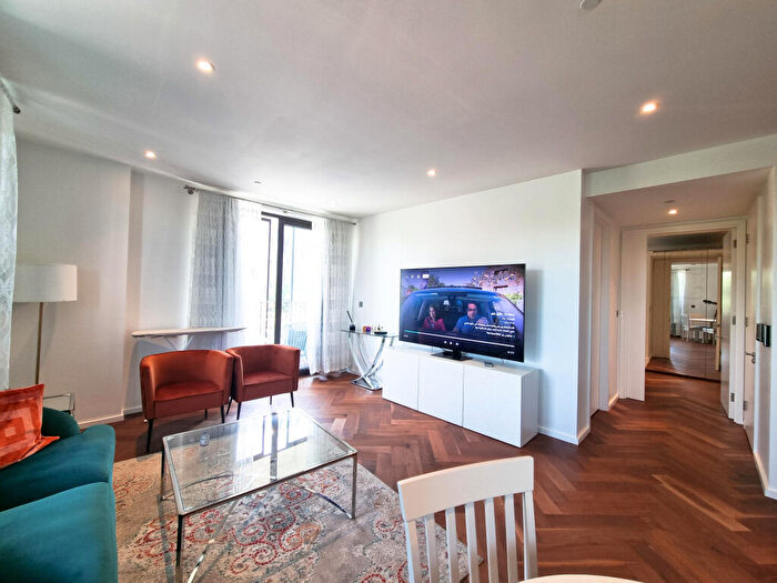 2 Bedroom Apartment To Rent In Ambassador Building, New Union Square, London, SW11