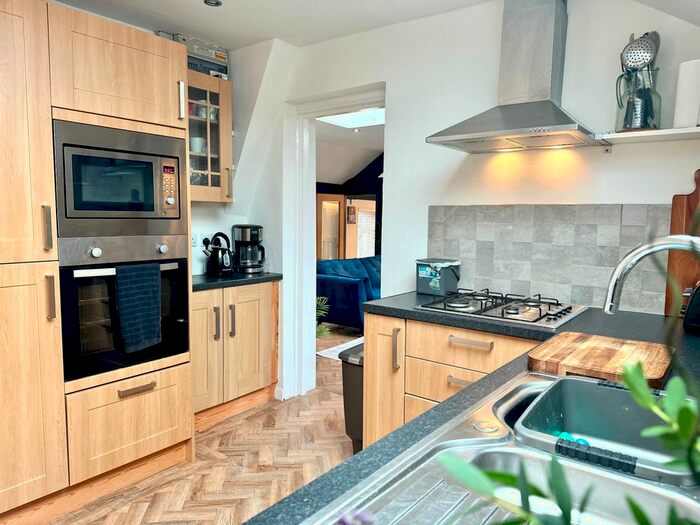 3 Bedroom Maisonette To Rent In The Highway, New Inn, Pontypool, NP4