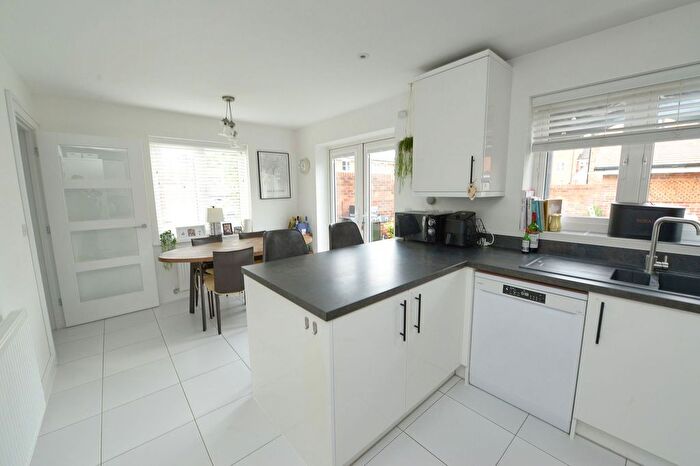 3 Bedroom Semi-Detached House For Sale In Yeomans Lane, Blackwater, Camberley, GU17