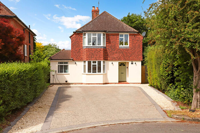 4 Bedroom Detached House For Sale In Shortheath Crest, Farnham, Surrey, GU9