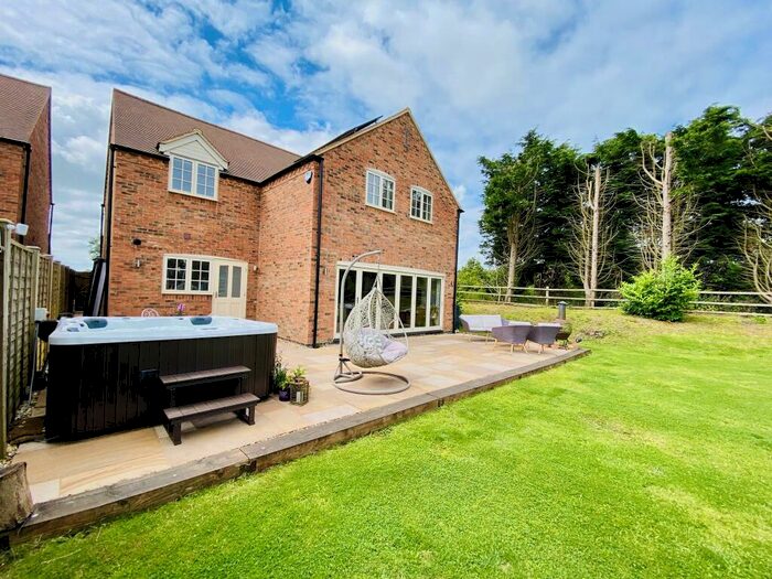 4 Bedroom Detached House For Sale In Cut Throat Lane, Hockley Heath, Solihull, B94
