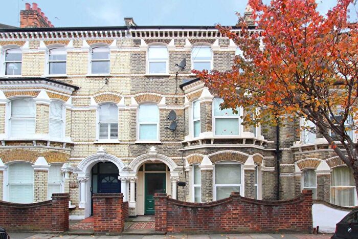 1 Bedroom Flat To Rent In Beauchamp Road, Battersea, SW11