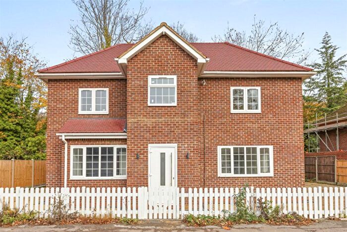 6 Bedroom House To Rent In Wooburn Moor, High Wycombe, HP10