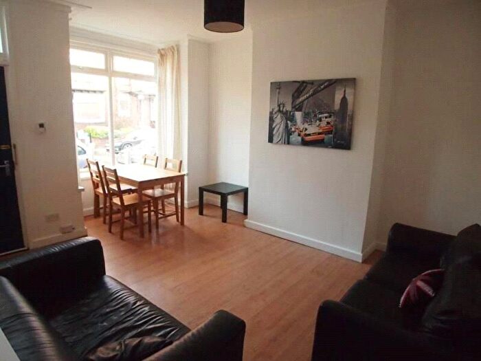 3 Bedroom Terraced House To Rent In Trelawn Avenue, Headingley, Leeds, LS6