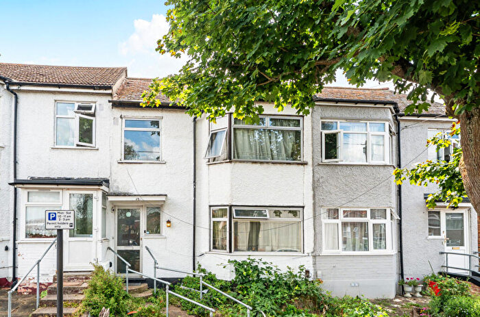 3 Bedroom Terraced House For Sale In Kingsley Road, Harrow, HA2