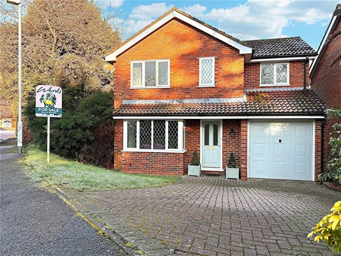 4 Bedroom Detached House For Sale In The Russets, Meopham, Kent, DA13