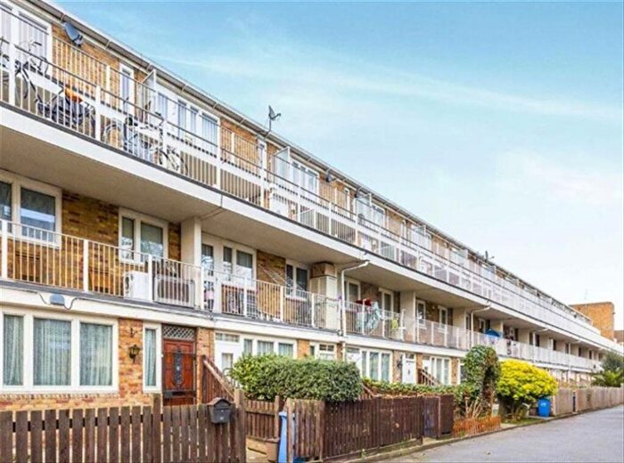 2 Bedroom Flat To Rent In Cadbury Way, Rotherhithe, SE16