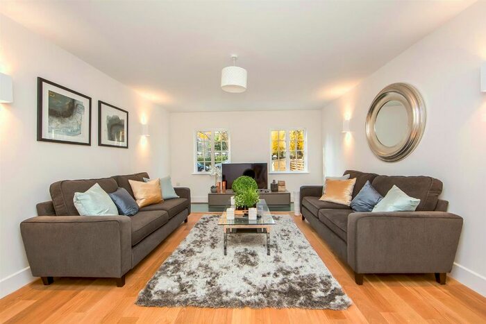 5 Bedroom Semi-Detached House To Rent In Arlington Road, Twickenham, TW1