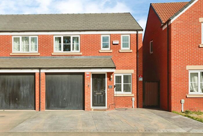 3 Bedroom Semi-Detached House For Sale In Avalon Road, Mansfield, NG19