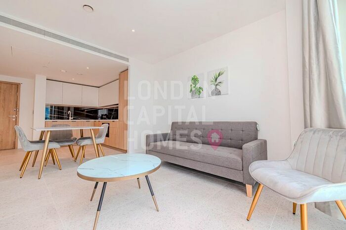 1 Bedroom Flat To Rent In Rm/Apartment Bouchon Point, London, E1