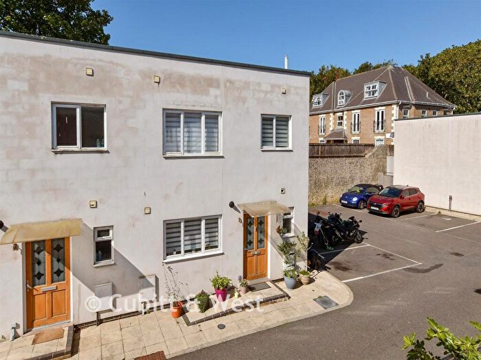 3 Bedroom End Of Terrace House For Sale In Union Close, Newhaven, East Sussex, BN9