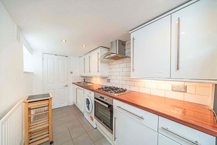 1 Bedroom Flat To Rent In Union Road, London, SW4