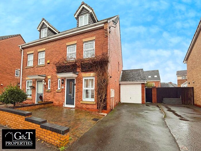 3 Bedroom Semi Detached House For Sale In The Lukes, DY2