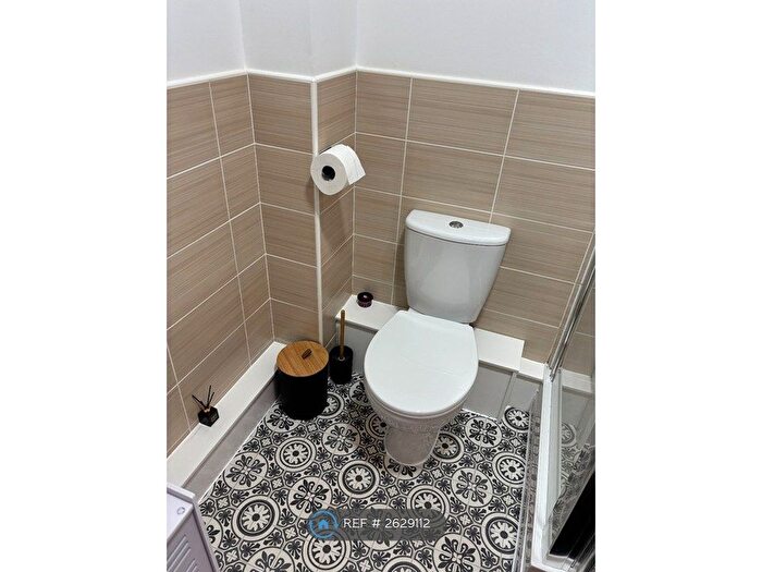 2 Bedroom Flat To Rent In Astley Brook Close, Bolton, BL1