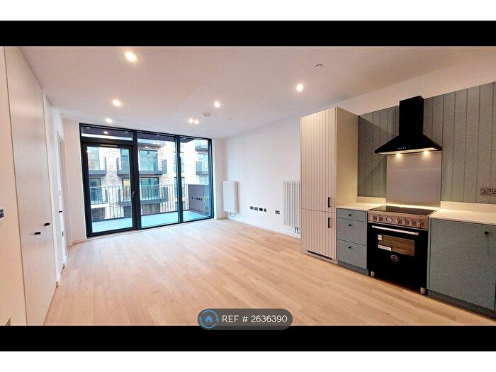 1 Bedroom Flat To Rent In West Bradbury Yard, Brentford, TW8