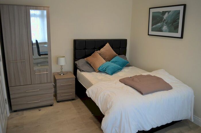 1 Bedroom Studio To Rent In Yoxley Drive, Ilford, IG2