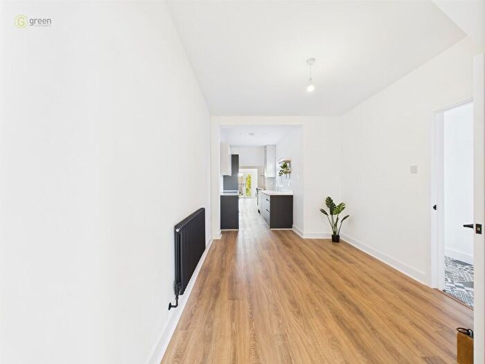 3 Bedroom End Of Terrace House For Sale In Glascote Road, Glascote, B77