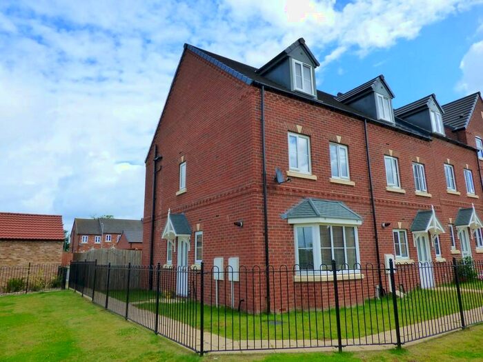 4 Bedroom End Of Terrace House To Rent In Marris Way, Caistor, LN7