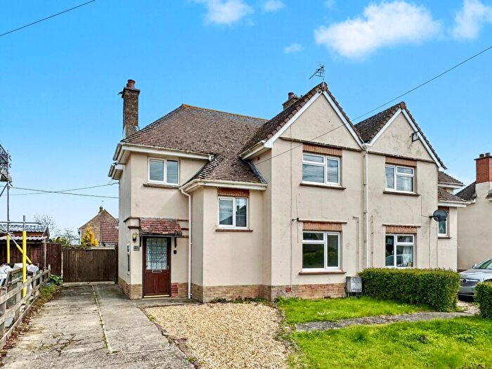 3 Bedroom Semi-Detached House For Sale In Wellington Close, Longcot, SN7