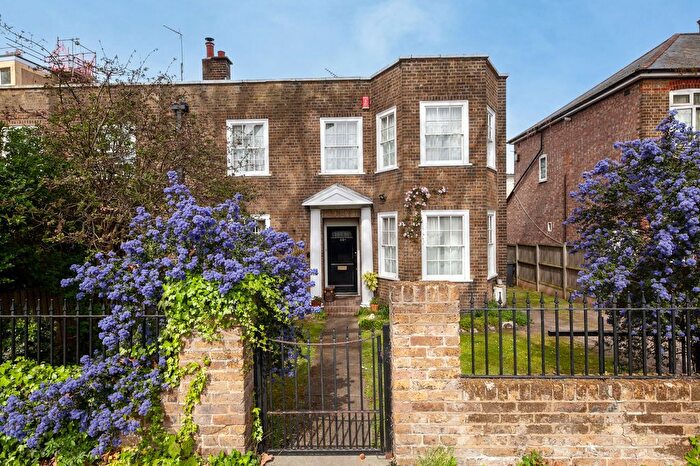 4 Bedroom Semi Detached House For Sale In The Drive, London, E17