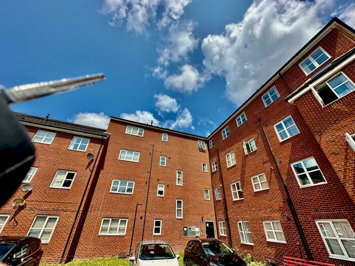 2 Bedroom Apartment To Rent In Lathom Court, L36