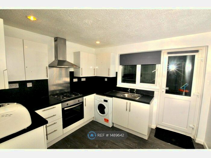 2 Bedroom Flat To Rent In Florence Place, Plymouth, PL4