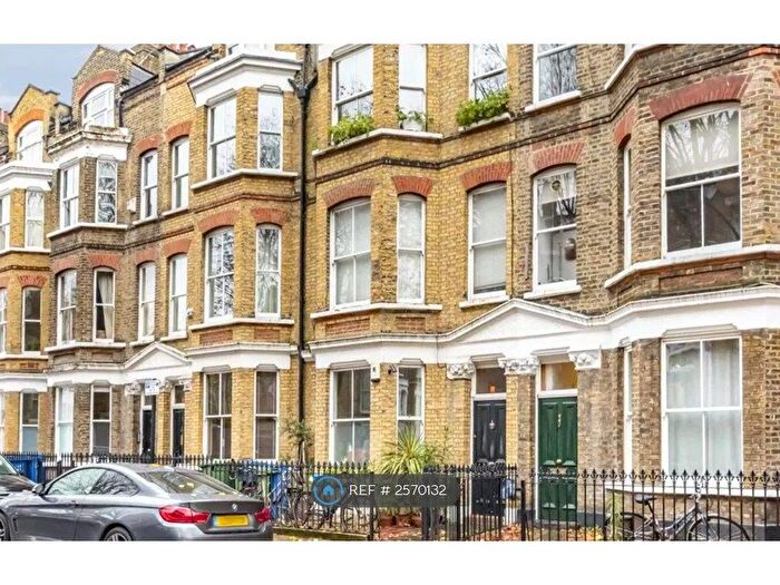 2 Bedroom Flat To Rent In Austral Street, London, SE11