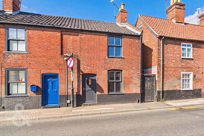2 Bedroom Semi-detached House For Sale In Lower Olland Street, Bungay, NR35