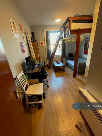 Studio To Rent In Harrington Square, London, NW1