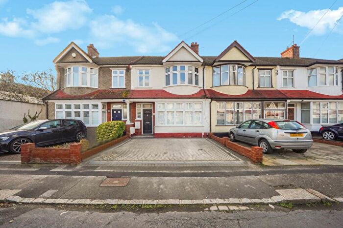 4 Bedroom Terraced House For Sale In Waddon Close, Croydon, CR0