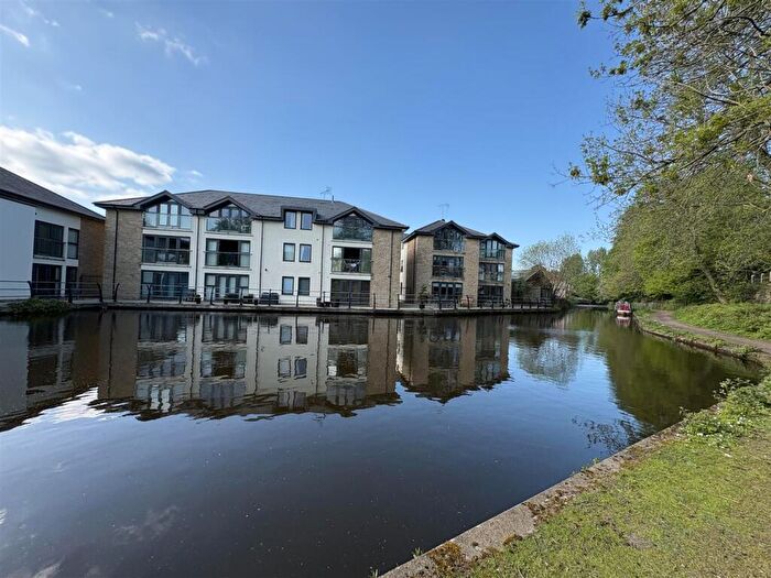 2 Bedroom Apartment For Sale In Lockside View, Stalybridge, SK15