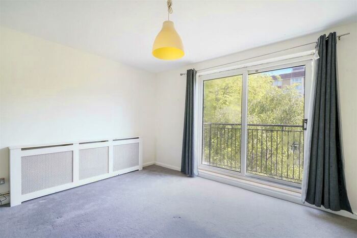 3 Bedroom Apartment To Rent In Bletchley Court, Bletchley Street, Old Street, N1