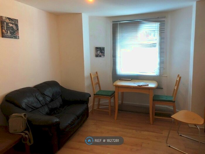 1 Bedroom Flat To Rent In Waylen Street, Reading, RG1