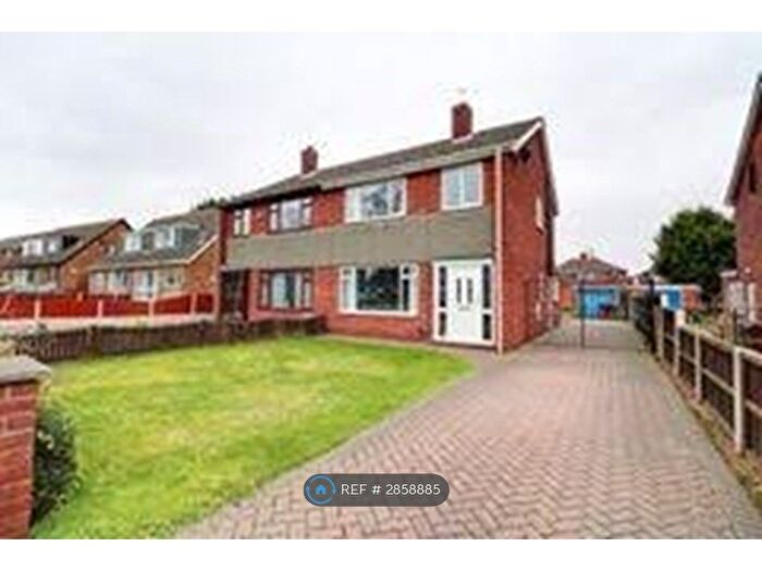 3 Bedroom Semi Detached House To Rent In Warwick Road, Scunthorpe, DN16