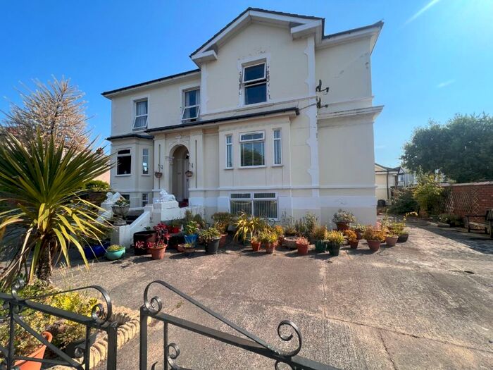 2 Bedroom Ground Flat To Rent In Aughton Road, Southport, Merseyside, PR8