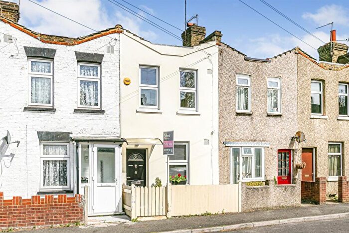 2 Bedroom Terraced House For Sale In Collingwood Road, Sutton, SM1