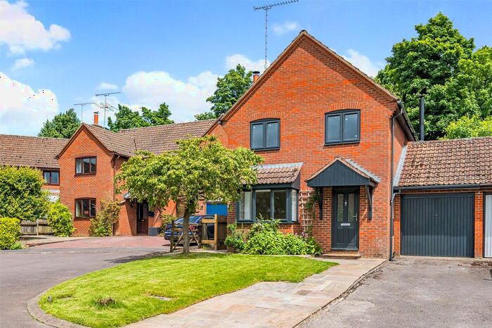 4 Bedroom Link Detached House For Sale In West Farm Close, Collingbourne Ducis, Marlborough, Wiltshire, SN8
