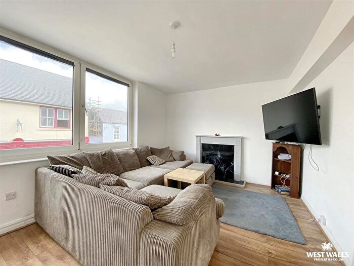 2 Bedroom Apartment For Sale In Milford Street, Saundersfoot, SA69