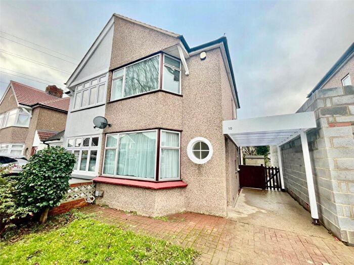 3 Bedroom Semi Detached House To Rent In Cumberland Avenue, Welling, Kent, DA16