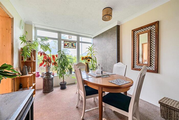 4 Bedroom Detached House For Sale In Kirkella Road, Yelverton, Devon, PL20