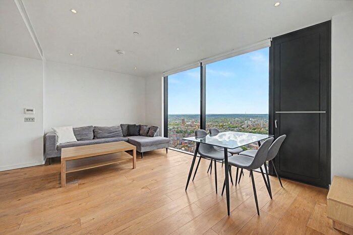 2 Bedroom Flat For Sale In Walworth Road, Elephant And Castle, London, SE1