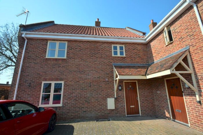 4 Bedroom Semi-Detached House To Rent In Back Lane, Wymondham, NR18