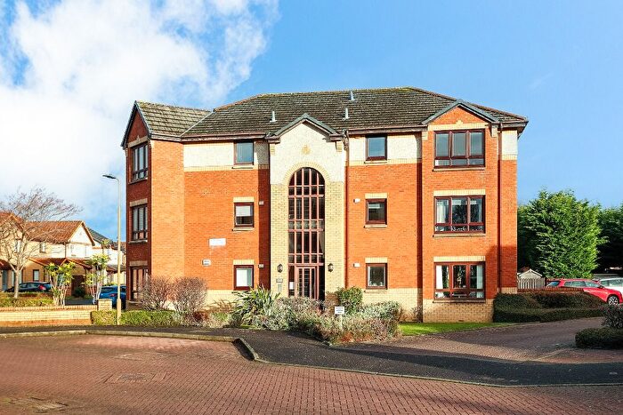 2 Bedroom Flat To Rent In Carnbee Crescent, Liberton, Edinburgh, EH16