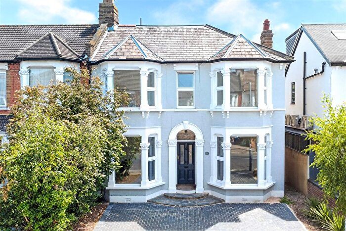 5 Bedroom End Of Terrace House For Sale In Kingswood Road, Goodmayes, IG3